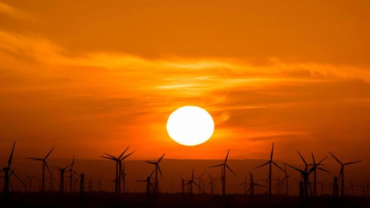 Brasil tem uma das energias renováveis mais baratas do mundo, aponta relatório da IRENA - Estudo internacional mostra que 91% dos novos projetos de energia limpa já são mais baratos que fósseis. País também é destaque global em custo e expansão, mas enfrenta gargalos na rede elétrica.