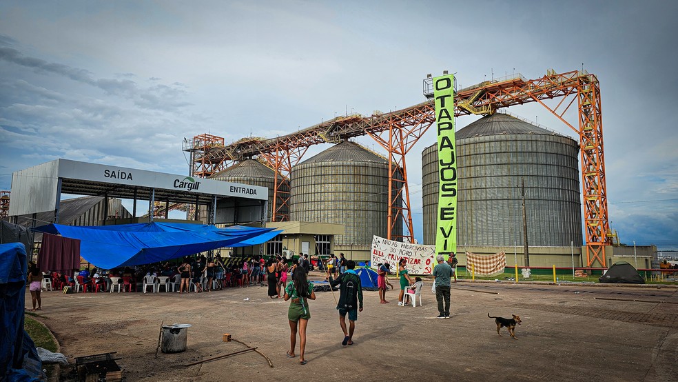 Ind&iacute;genas ocupam sede da Cargill em Santar&eacute;m, no Par&aacute;. &mdash; Foto: Conselho Ind&iacute;gena Tapaj&oacute;s e Arapiuns (Cita)