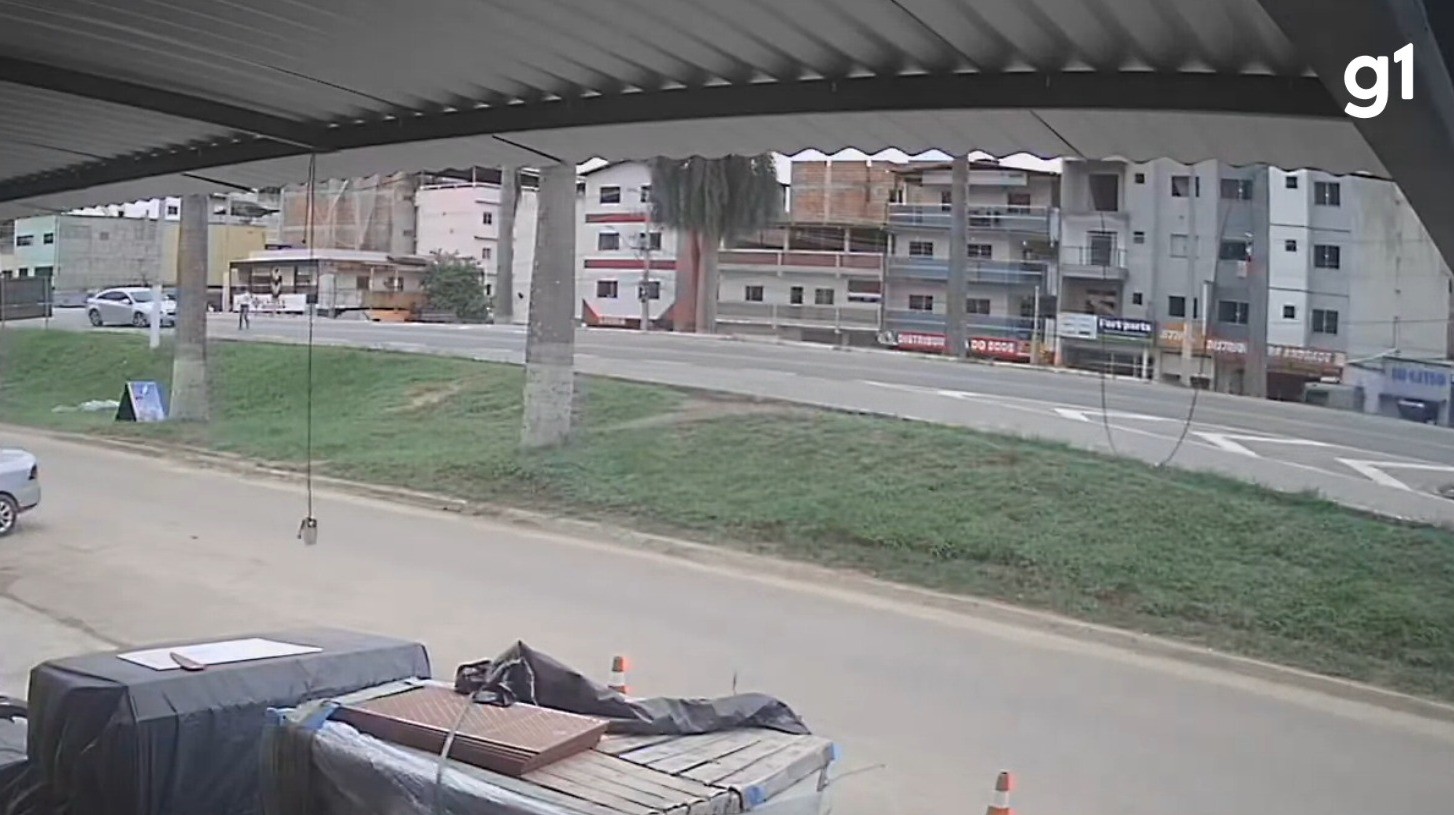 VÍDEO: Jovem é atropelada por motorista inabilitado na BR-116 em MG