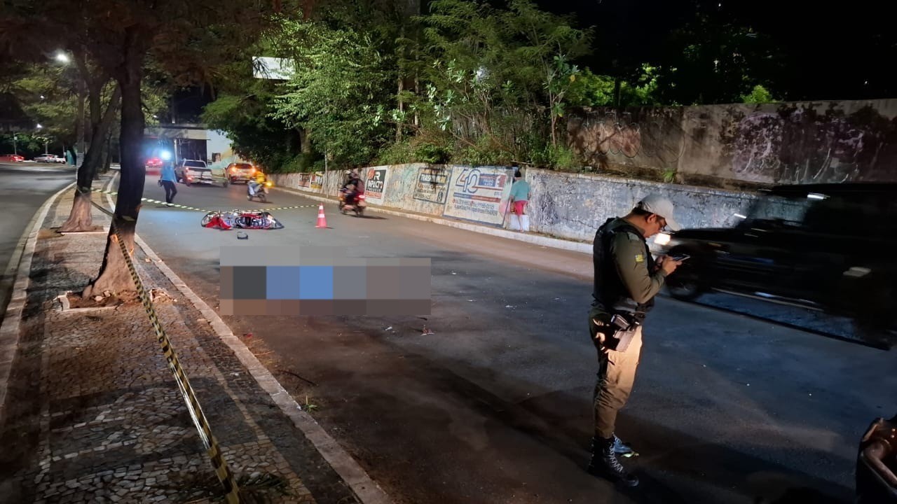 Motociclista morre após perder o controle e bater em árvore na Zona Norte de Teresina