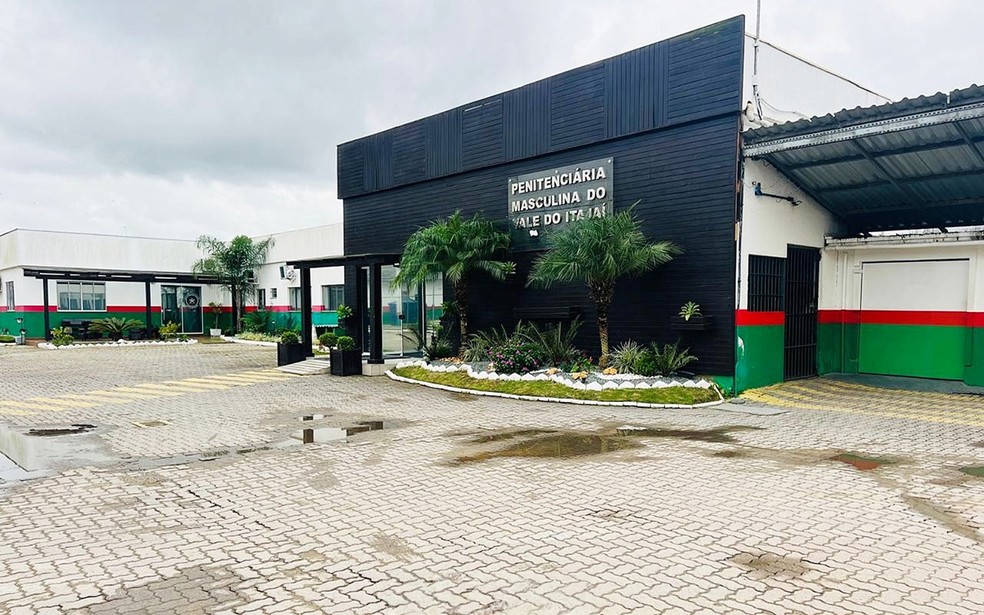 Agente é feito refém por presos na Penitenciária Masculina de Itajaí | Santa Catarina | G1