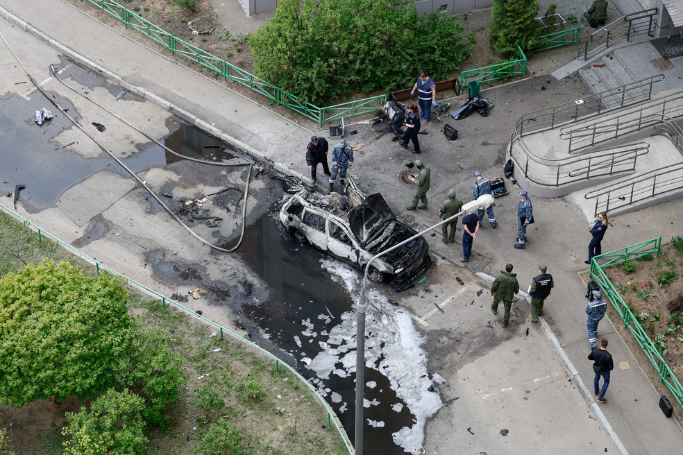 Carro que explodiu nos arredores de Moscou, matando general russo, em 25 de abril de 2025. — Foto: Yulia Morozova/ Reuters