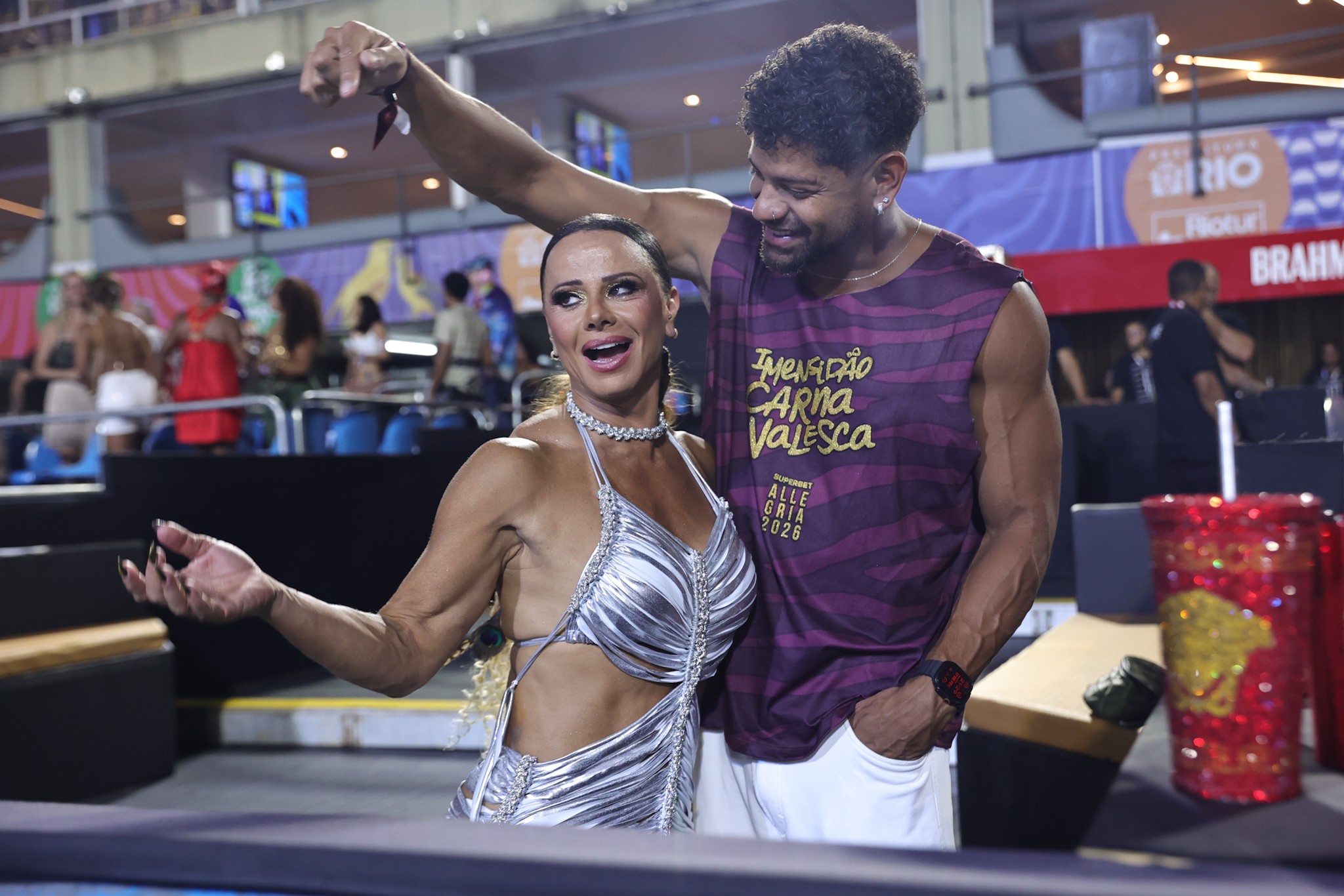 Famosos acompanham o 3º dia de desfiles do Grupo Especial do Rio de Janeiro; veja FOTOS