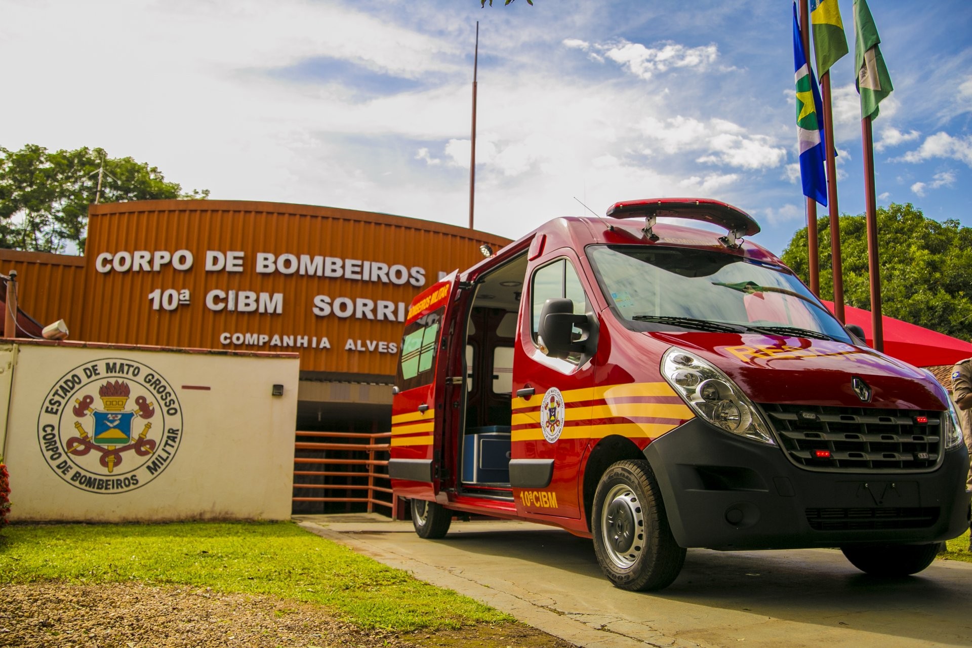 Trabalhador sobrevive a queda de seis metros em frigorífico de MT 