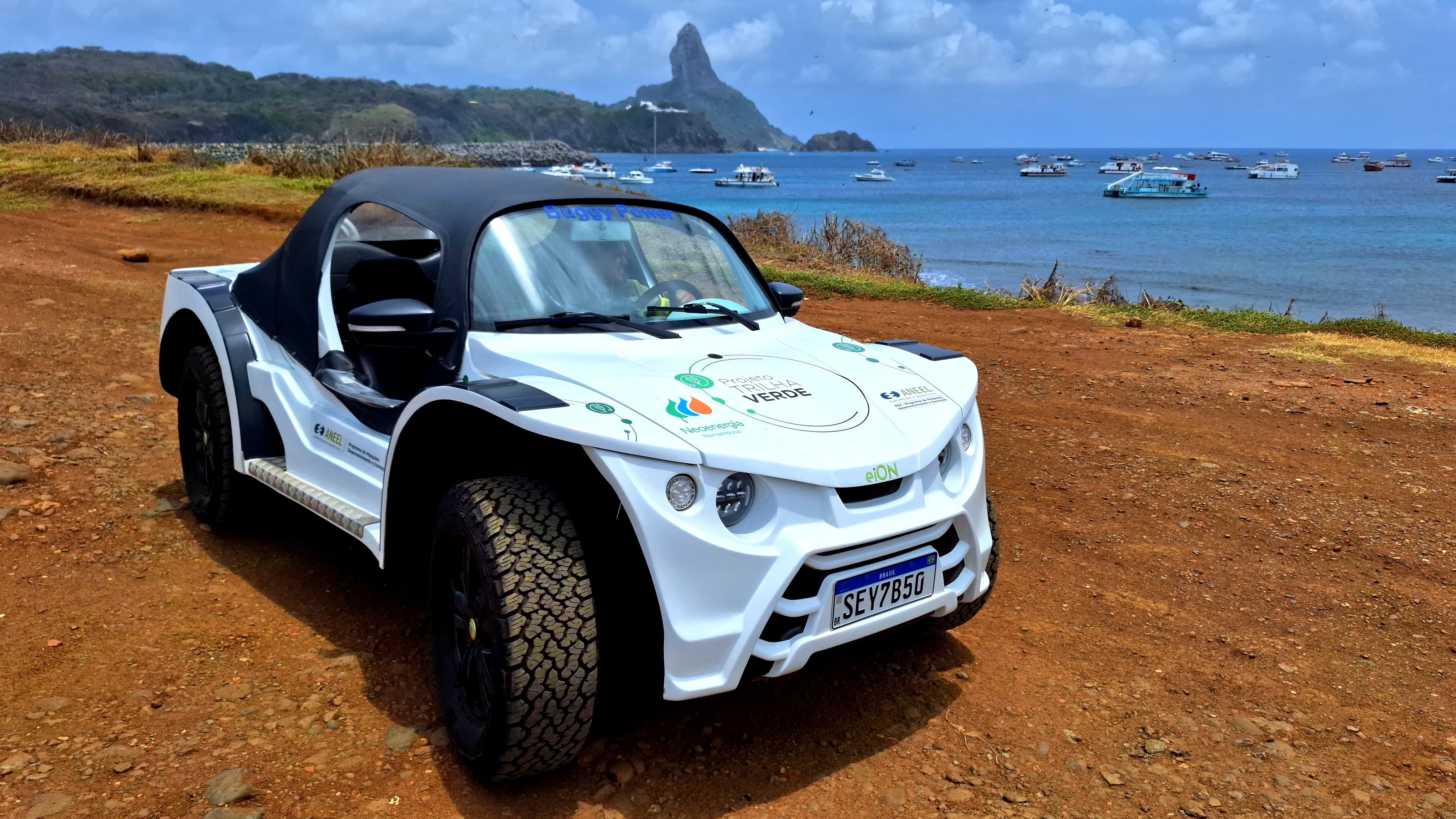Proibição de veículos a combustão em Fernando de Noronha é adiada para 2030