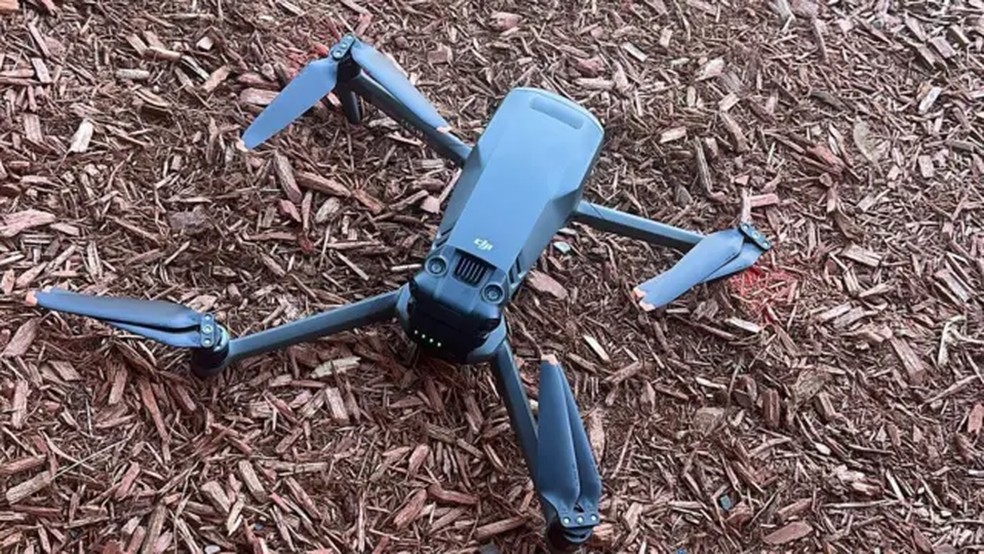 Grupos nos EUA receberam essa imagem de drone adquirido por brasileiros para monitorar vizinhança. — Foto: Reprodução via BBC