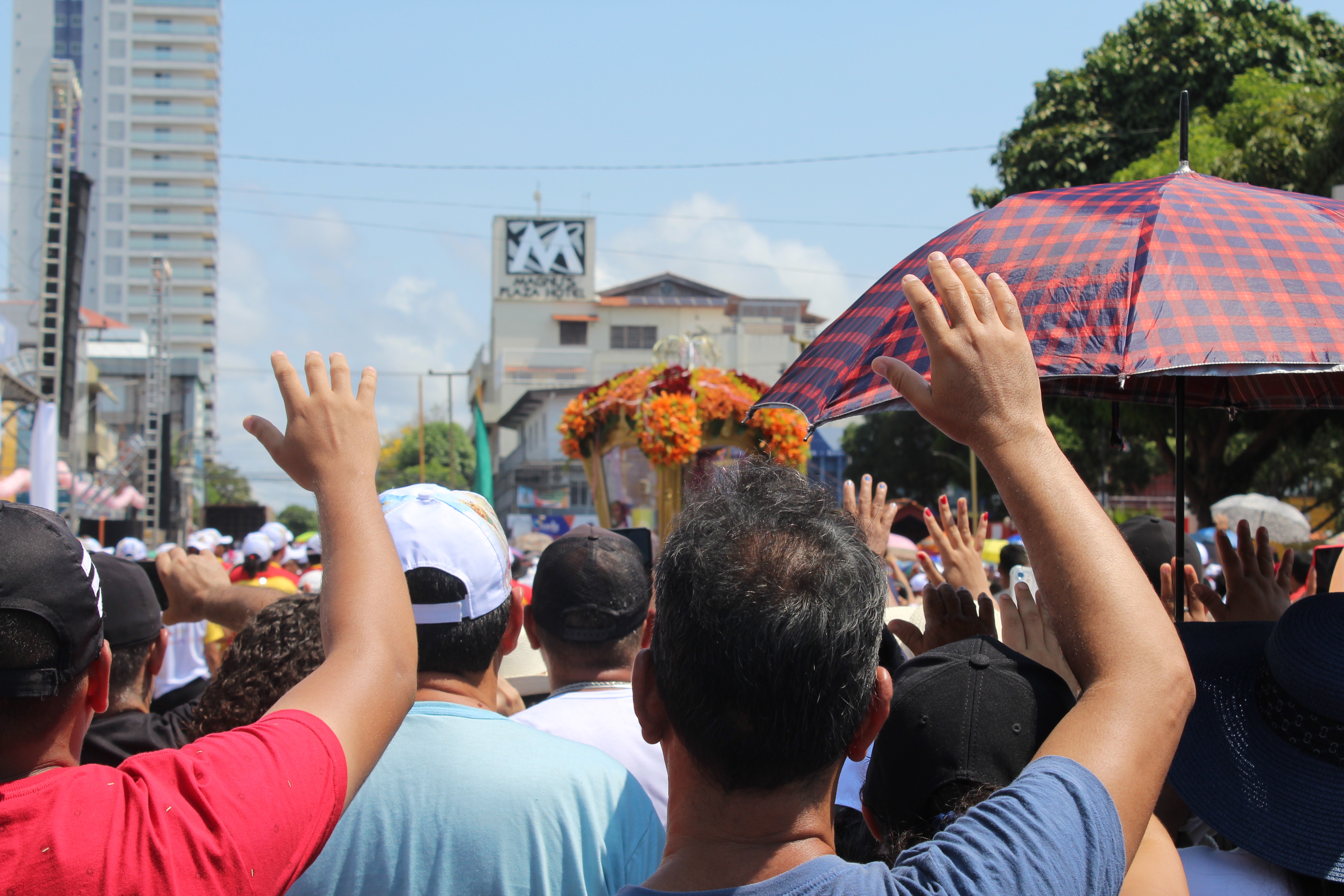 População católica reduz e número de evangélicos cresce no Amapá, mostra Censo
