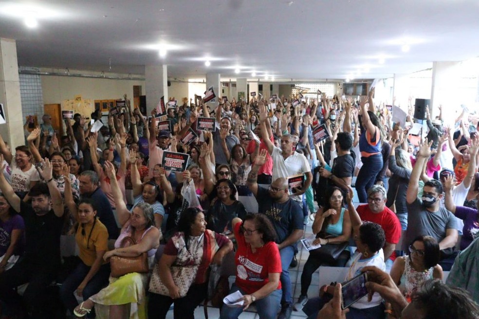 Trabalhadores da AeC decidem entrar em greve – SINTTEL/RN