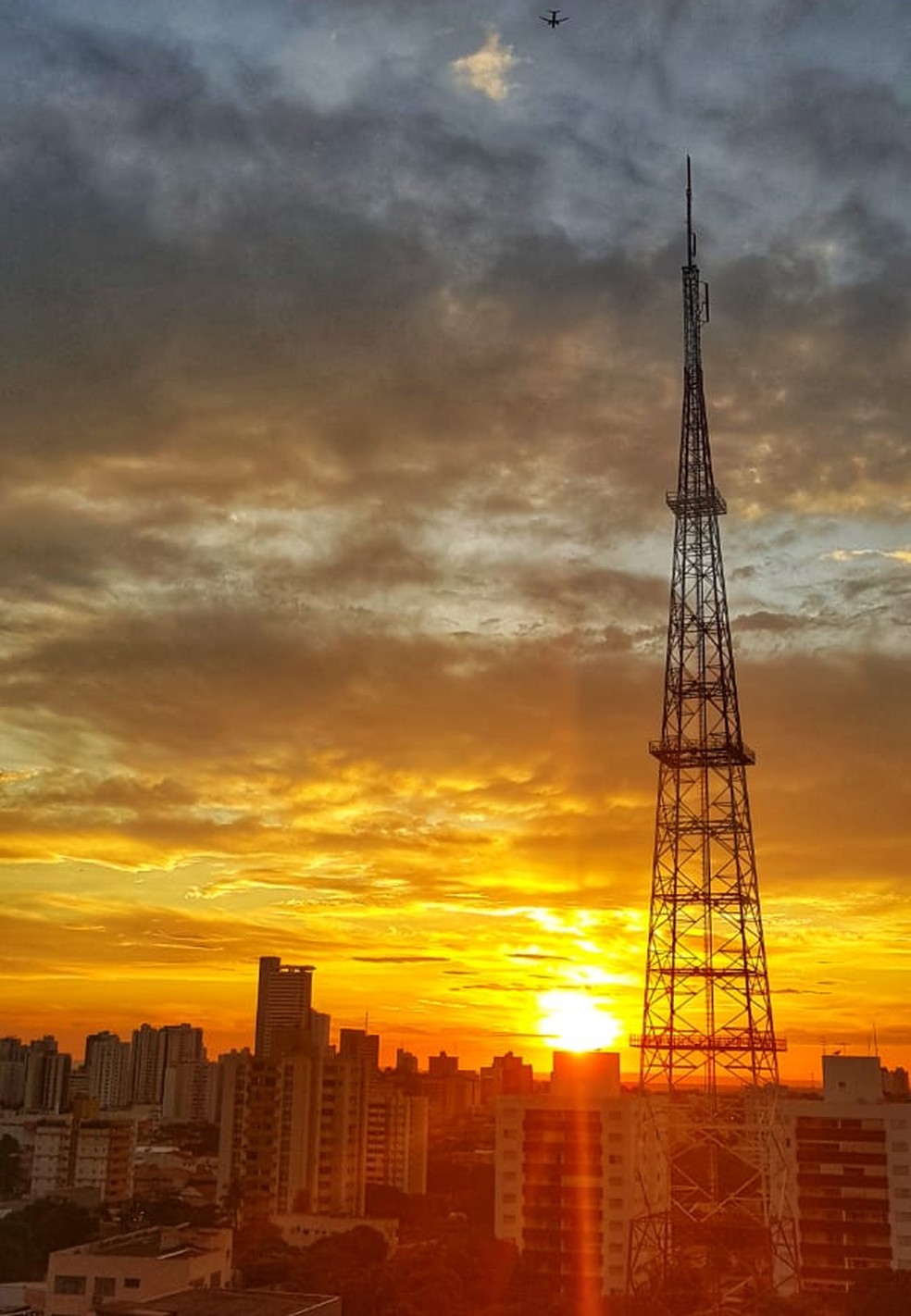 Cuiabá registrou maior temperatura para um dia de junho desde 1998 — Foto: Tiago Terciotty/TV Centro América