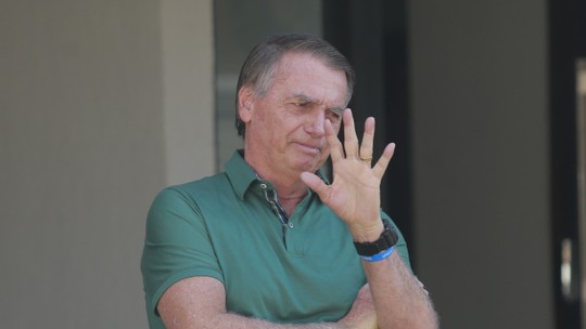 Polícia Federal tem sala separada para Bolsonaro; decisão sobre prisão será do STF - A cela é uma sala especial improvisada na superintendência do órgão. A defesa deve pedir por prisão domiciliar de Bolsonaro, decisão que também cabe à Corte.