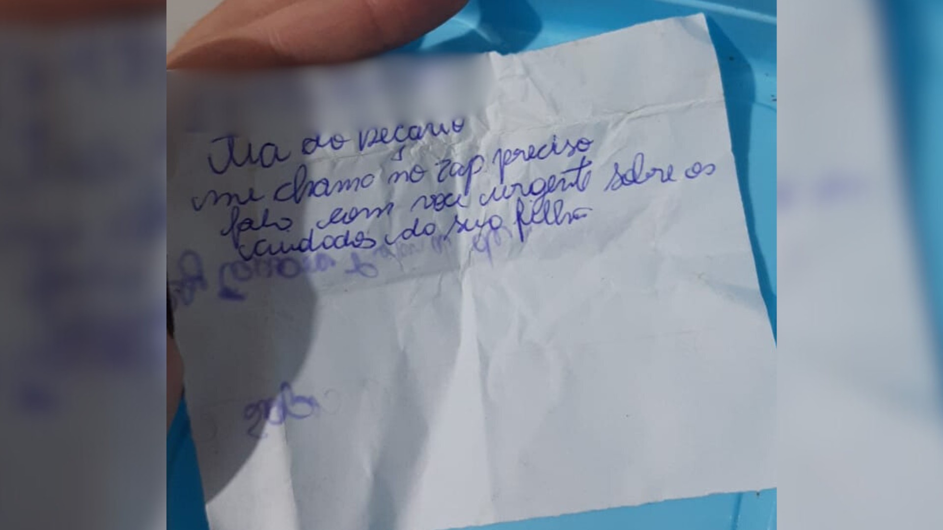 Mãe diz que bebê foi filmada comendo fezes em creche investigada por maus-tratos após ex-funcionária enviar bilhete: 'Me senti culpada'