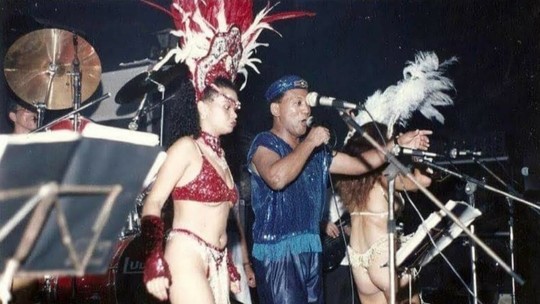 Samba-raiz: sambista e intérprete machadense inspira-se em show de Oswaldo Sargentelli para criar o grupo 'Sabirú e as Mulatas'