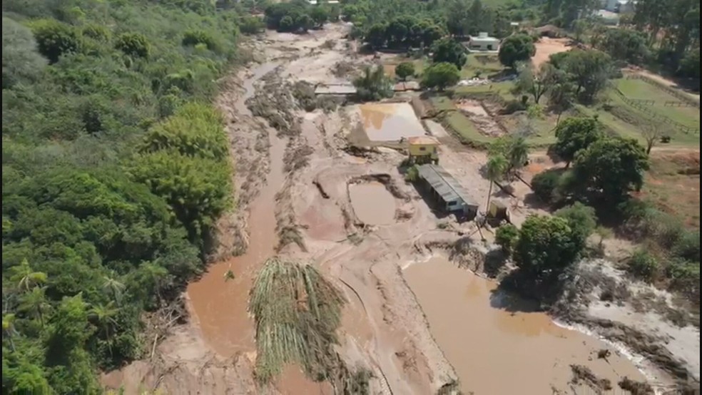 Estouro de barragem em condomínio de luxo causou destruição em Mato Grosso do Sul — Foto: Reprodução/TV Globo