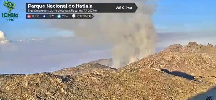 Incêndio atinge parte alta do Parque Nacional do Itatiaia