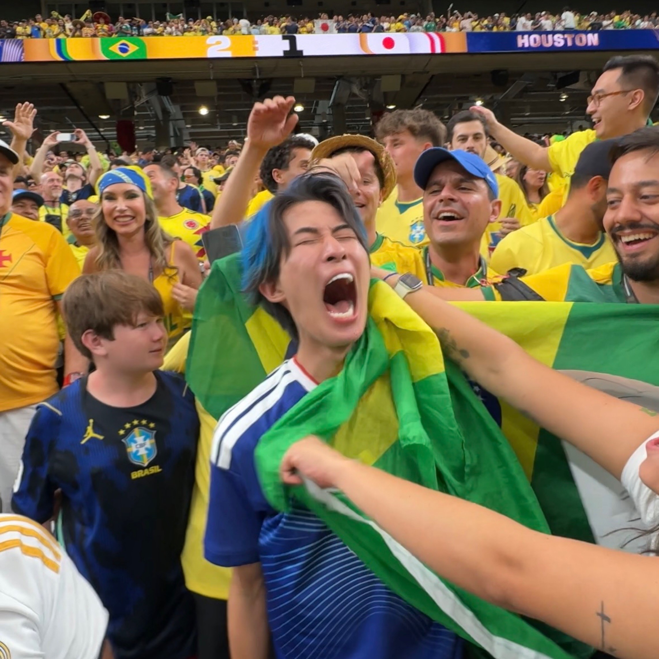 Japonês que simulou 'ataque de raiva' ganha 800 mil seguidores, chega perto de 1 milhão e faz 'collabs' com brasileiros