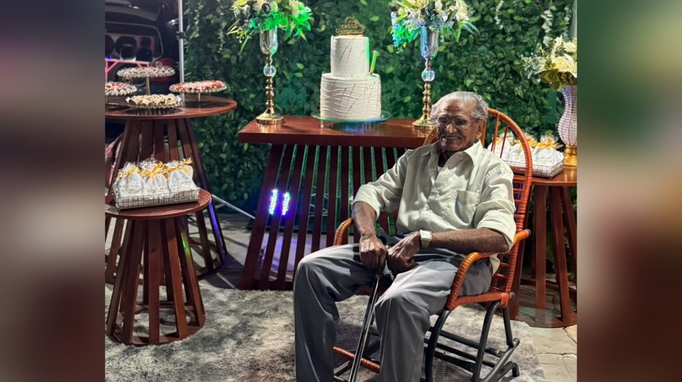Francisco Raimundo Joaquim, idoso centenário de Milagres, no Ceará. — Foto: Arquivo pessoal