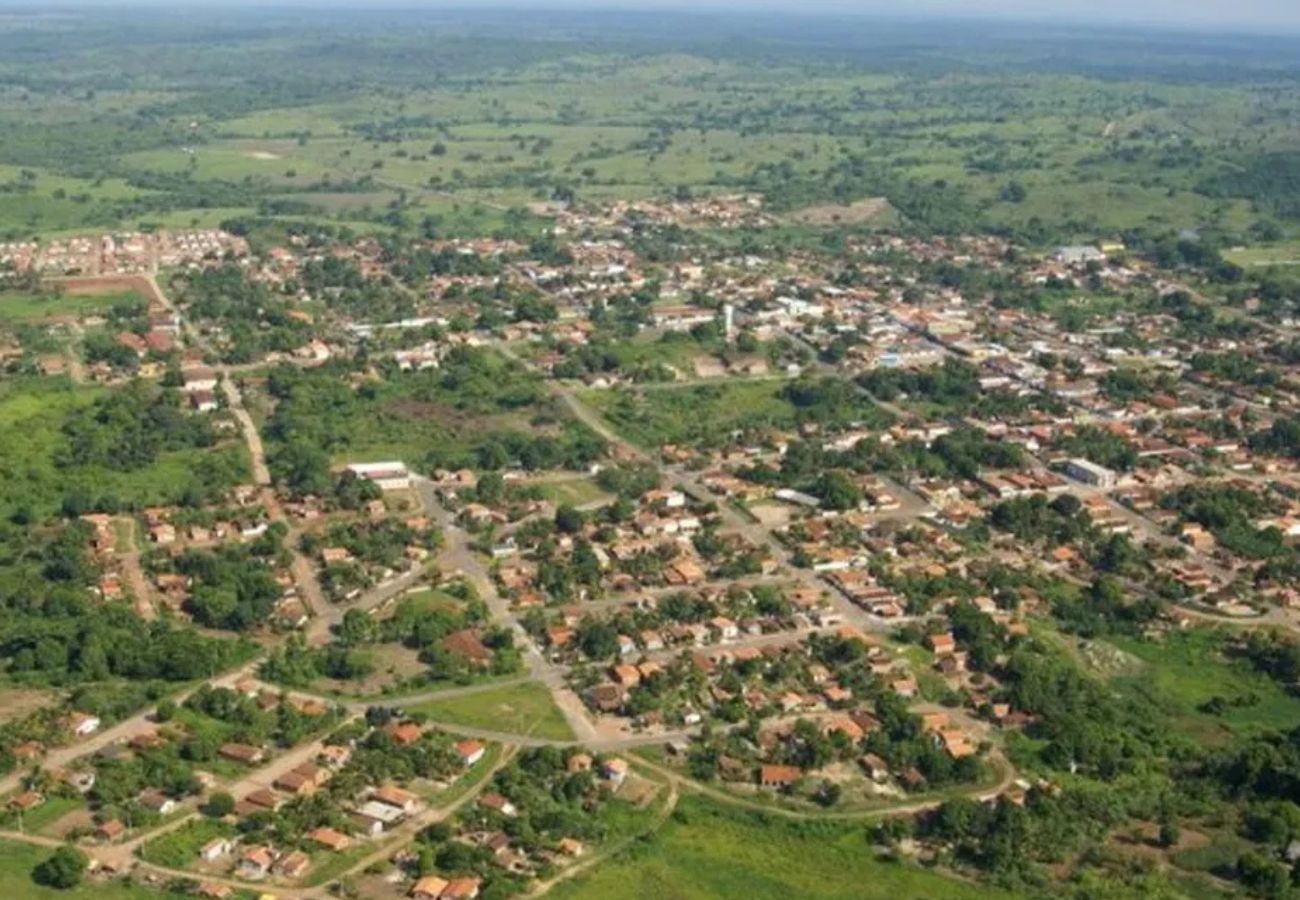 Mulher morre após cair de trator e ser atropelada pelo veículo