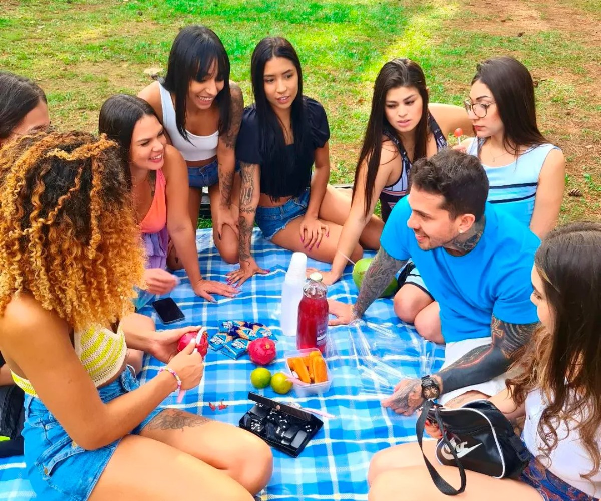 Existe traição no poliamor? Crise de influencer intriga seguidores; veja o que dizem especialistas e adeptos