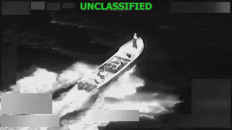 EUA bombardeiam embarcação no Pacífico Leste e matam duas pessoas