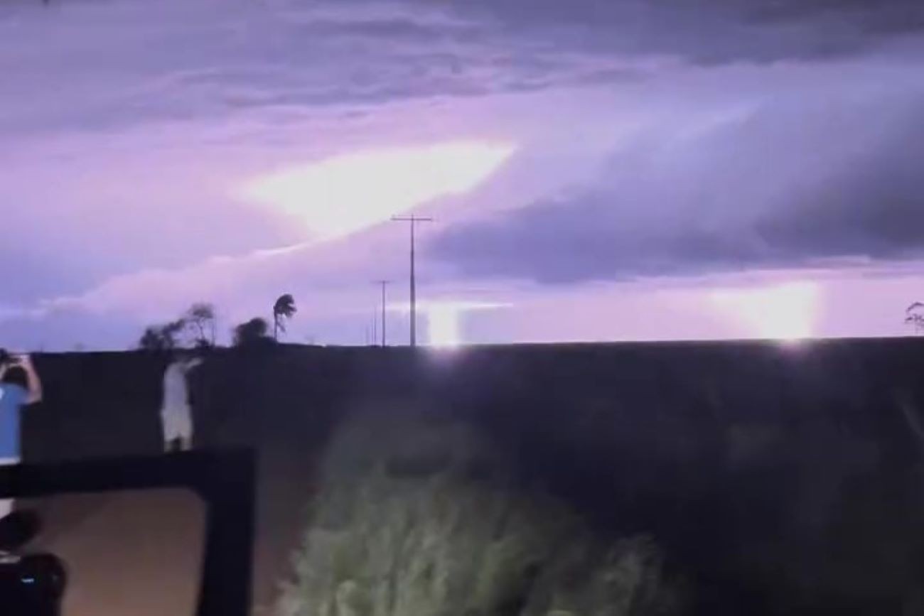 Após registro no fim de semana, caçadores de tempestades voltam a filmar 'supercélula' no RS; veja VÍDEO