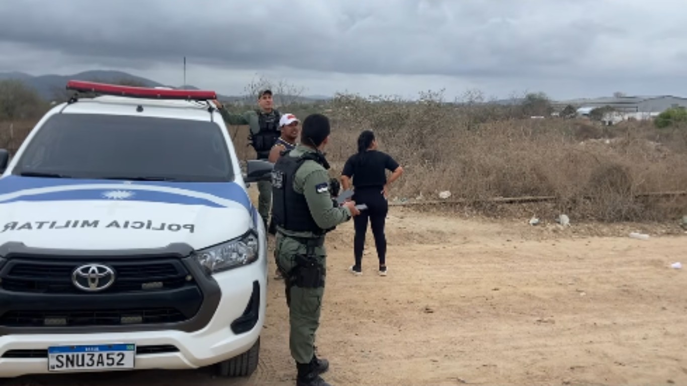 Adolescente é encontrado morto com mãos algemadas em Caruaru