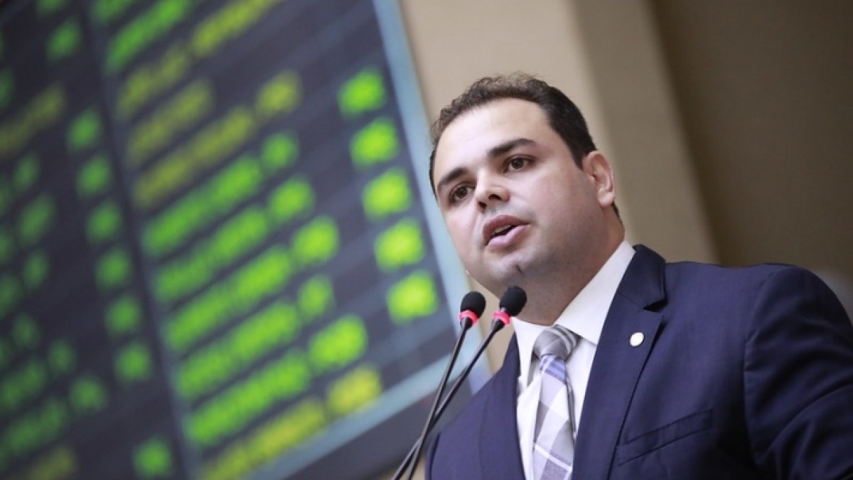 Qual é o número de Roberto Cidade (União) para o governo do Amazonas?