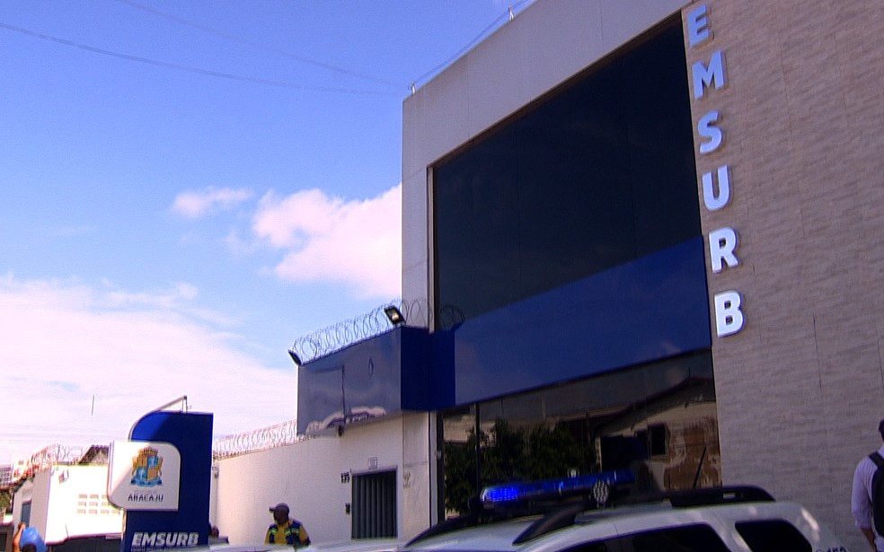Pr�dio da Emsurb, em Aracaju � Foto: Sandro Luis/TV Sergipe