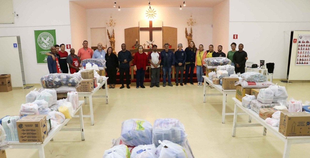 Festa do Divino doa tonelada de alimentos