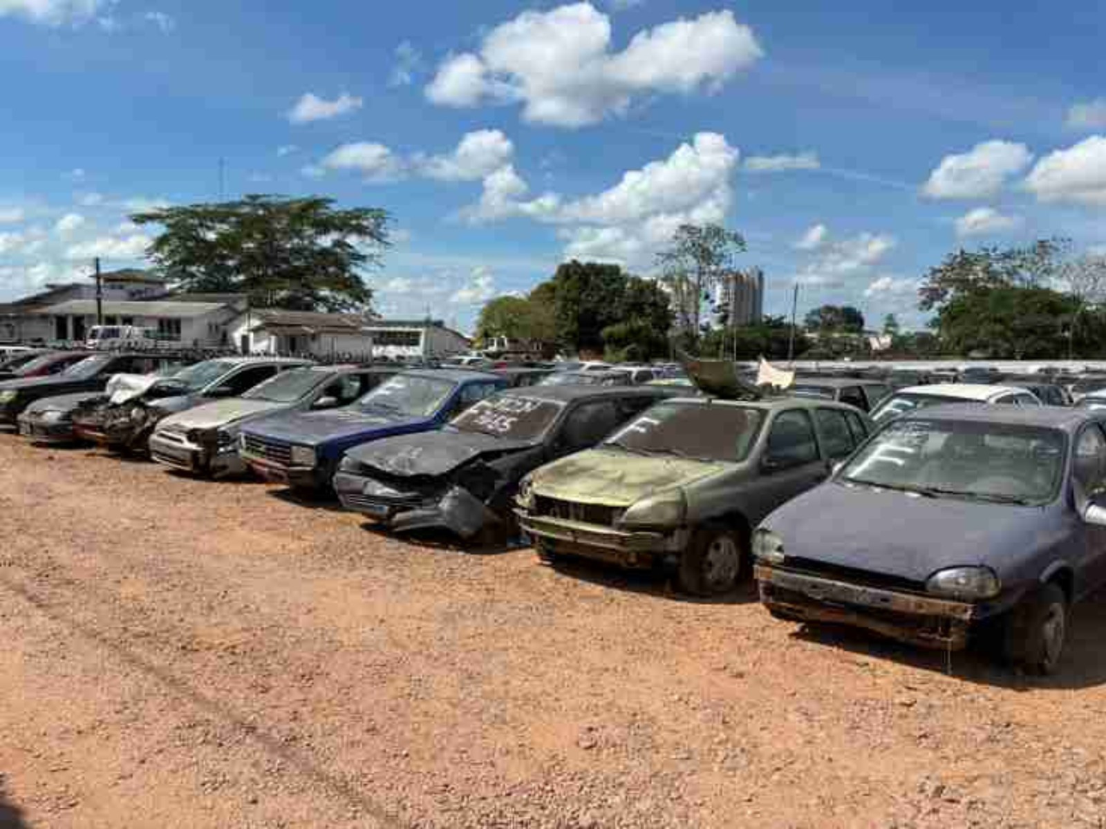Com lance mínimo de R$ 22,4 mil, Detran abre leilão de 56 toneladas de sucata de veículos em Rio Branco