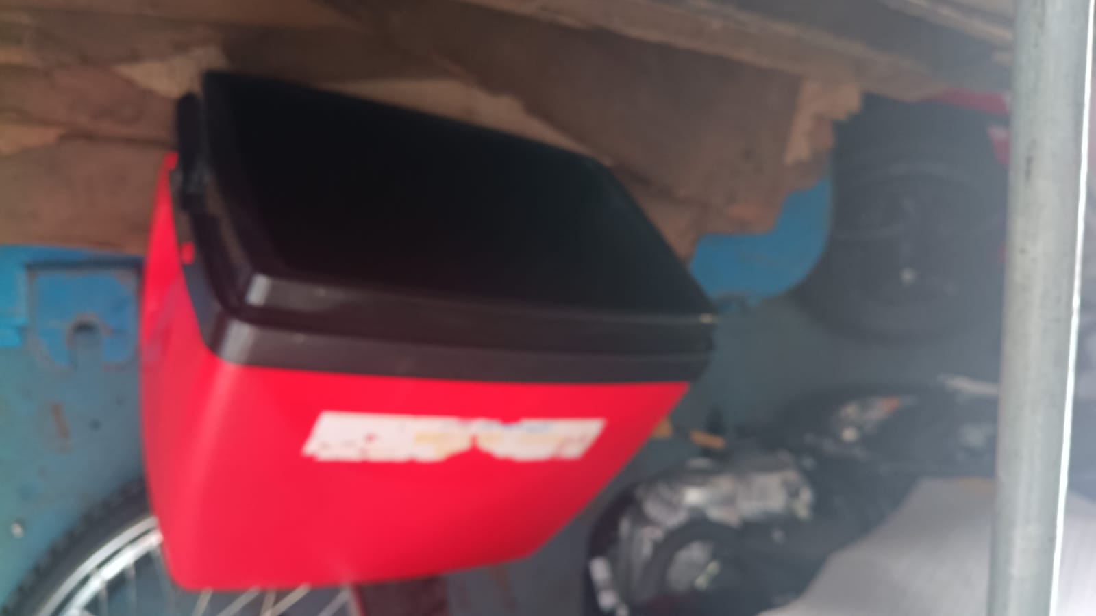 VÍDEO: Bebê prematuro é resgatado dentro de cooler após naufrágio no Encontro das Águas em Manaus