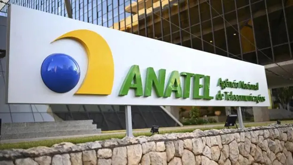 Judiciário ordena o bloqueio de redes sociais à Anatel, que repassa a ordem às operadoras de internet. — Foto: Reprodução/BBC Brasil