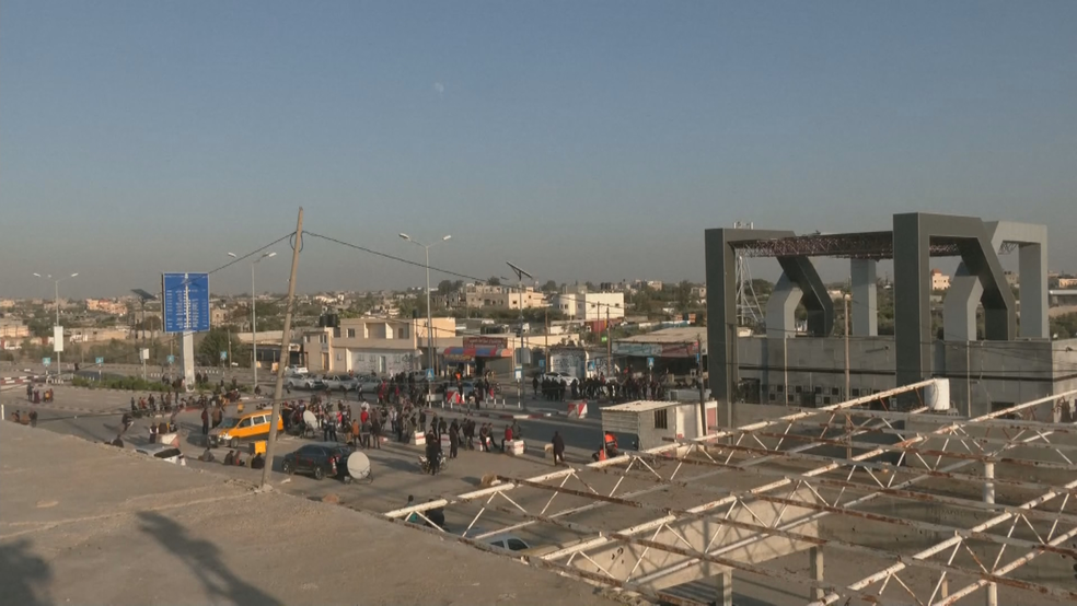 A passagem de Rafah, na fronteira entre o Egito e a Faixa de Gaza, em imagem do início da guerra.  — Foto: Reprodução