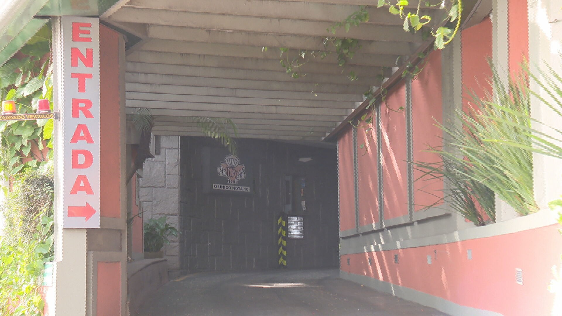 Mulher é encontrada morta em piscina de motel na Marginal Pinheiros; polícia investiga