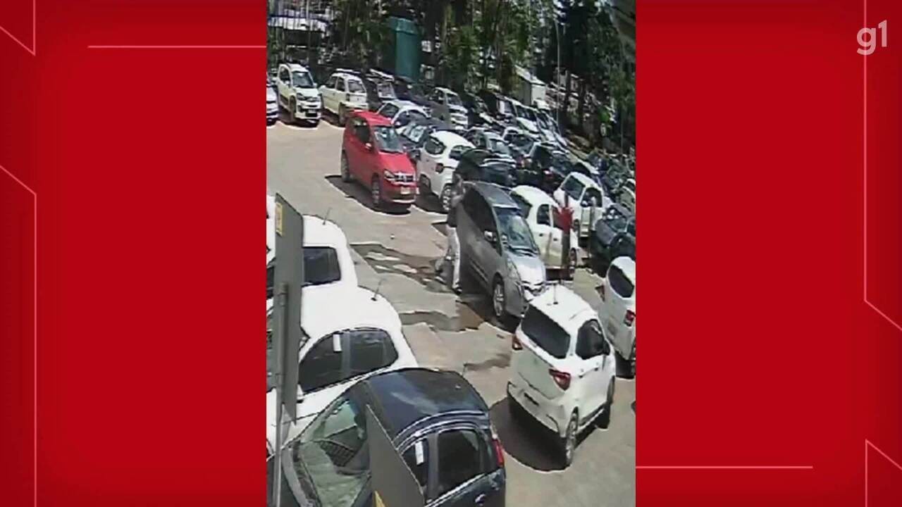 Carro impedido de sair do estacionamento por causa de outro veículo ...