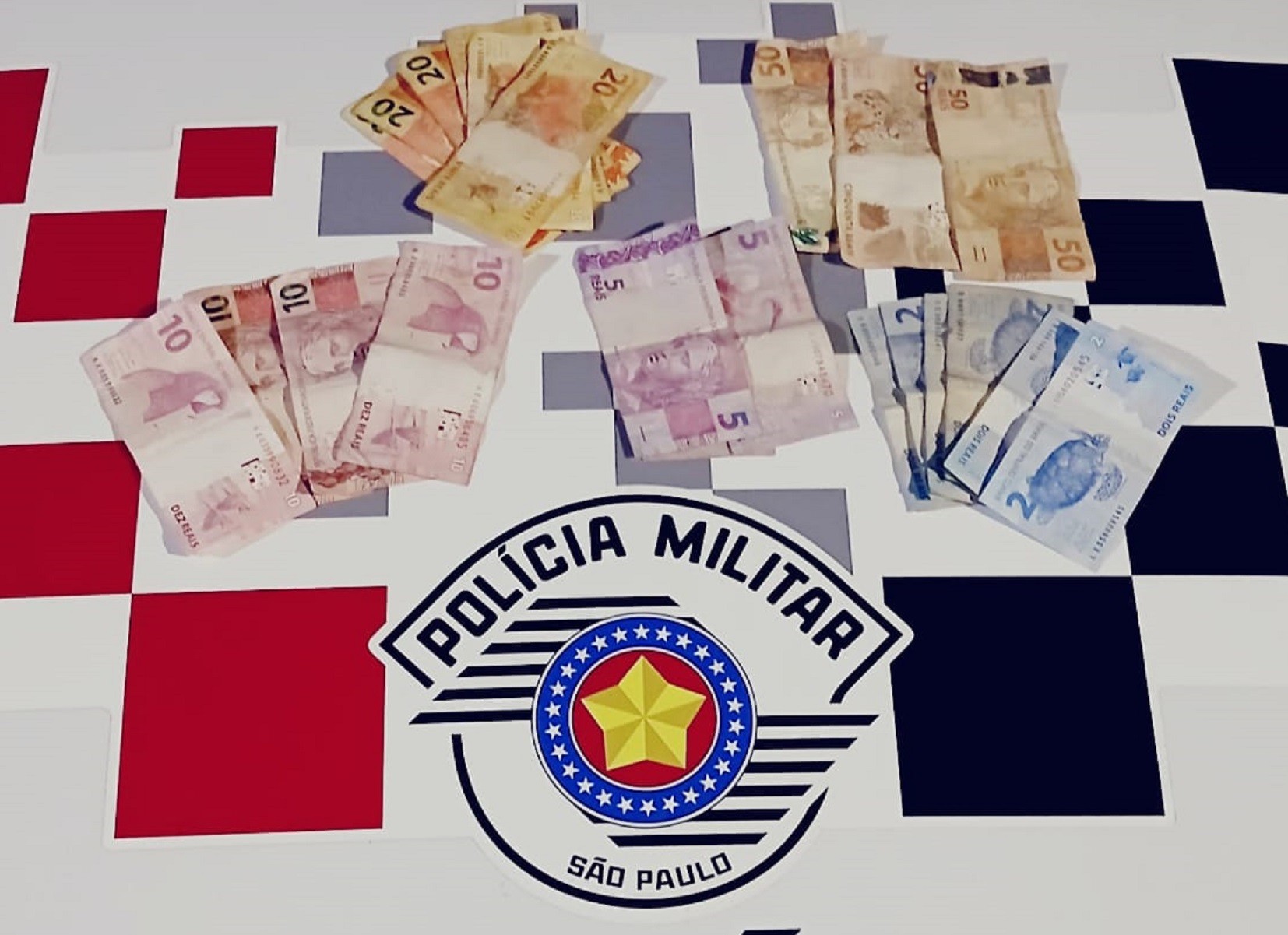 Homem é preso após agredir frentista, roubar R$ 337 e alegar estar armado em Adamantina
