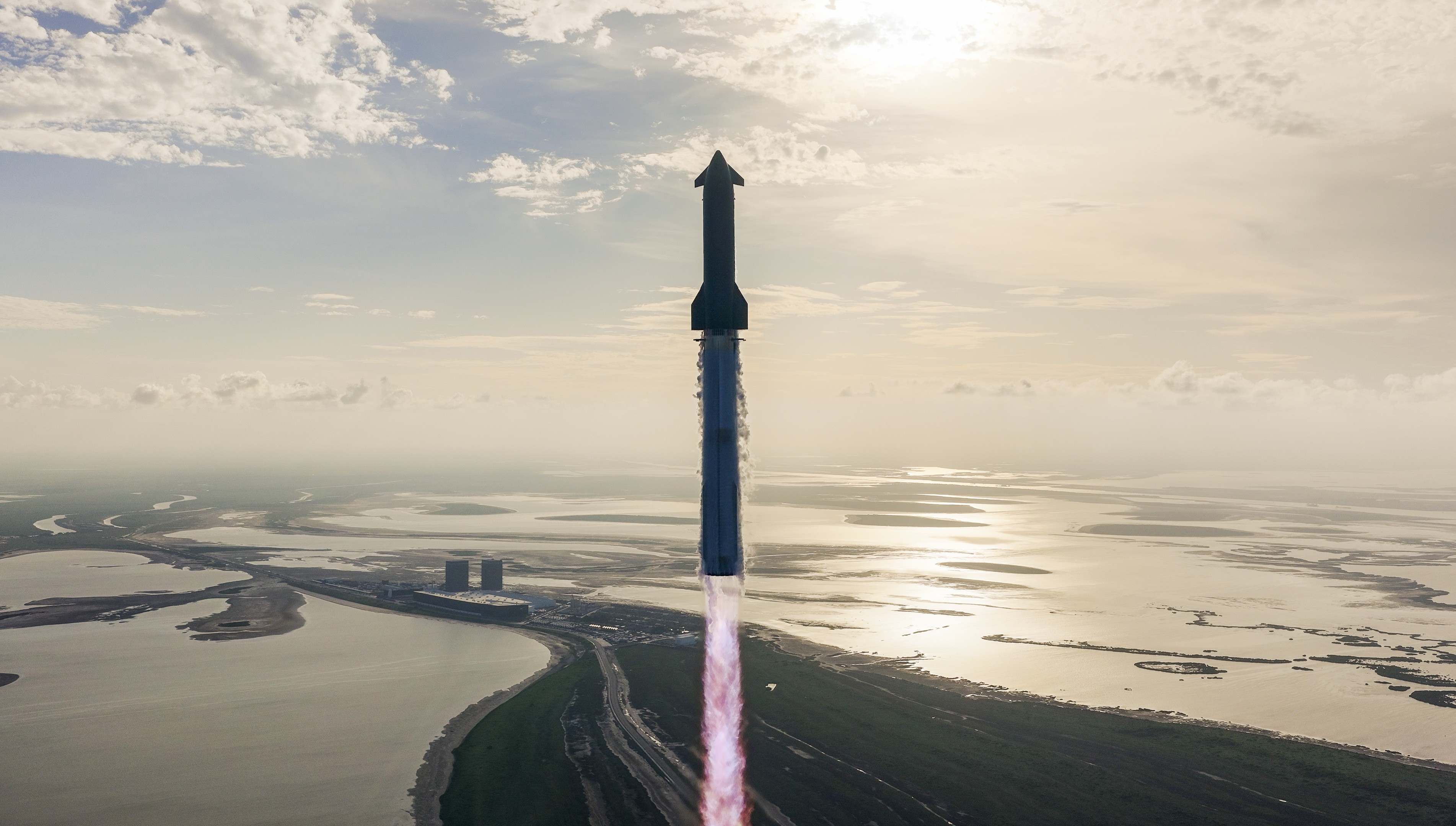 FAA suspende vuelos de Starship tras falla en propulsor