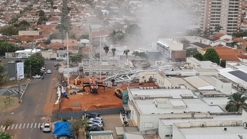 Desabamento de estrutura de hospital em Votuporanga (SP) — Foto: Arquivo pessoal