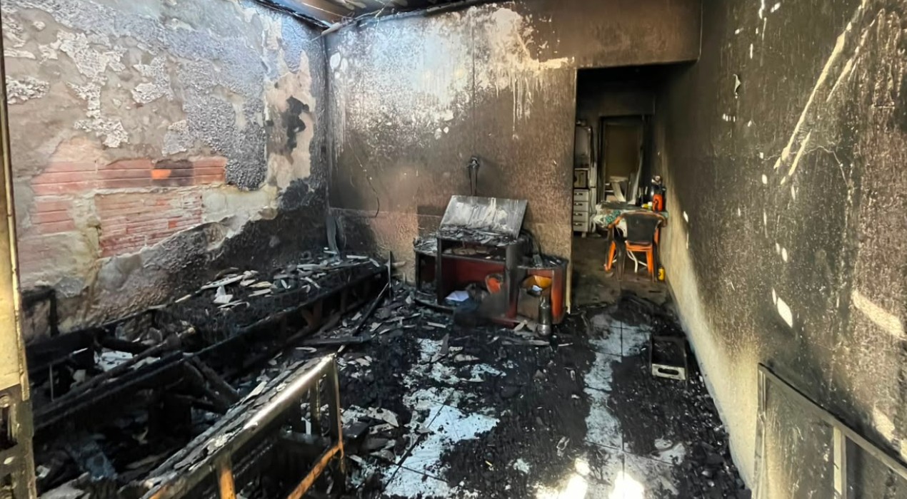Homem morre e mulher fica ferida em incêndio que destruiu casa em Itupeva 
