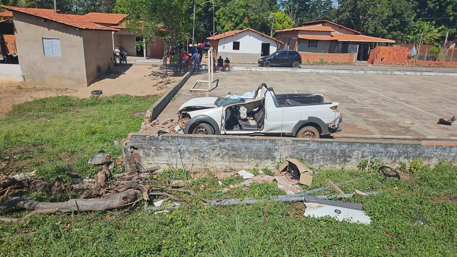 Filho dorme em volante, perde controle de carro em curva e pai morre ao quebrar cabeça em acidente no Piauí 
