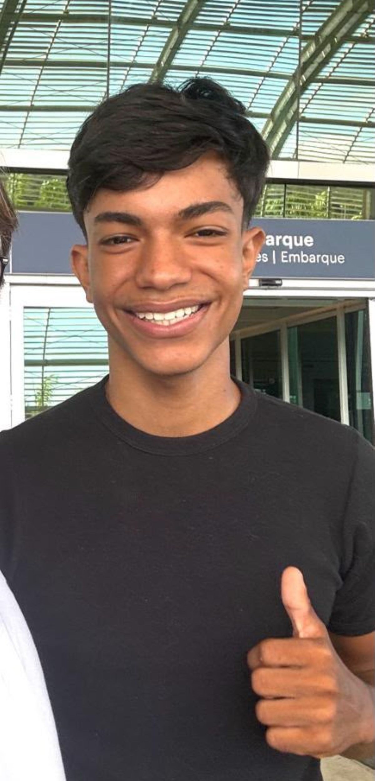 Motorista por aplicativo morre durante perseguição policial após assalto a pizzaria em Natal; família diz que ele era refém