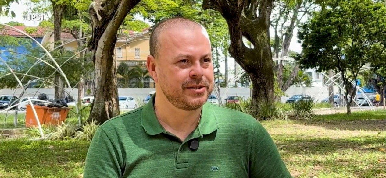 Professor atacado com martelo por aluno relata recuperação: 'Se nós tivéssemos conversado, a gente poderia evitar'