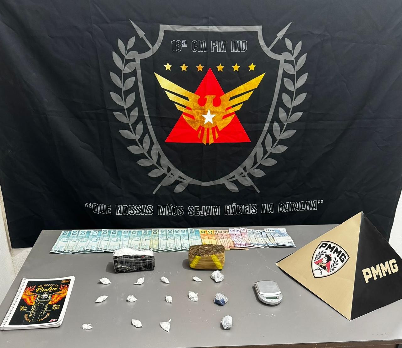 Denúncia de tráfico, armas e risco a criança leva à apreensão de drogas em São João do Manteninha