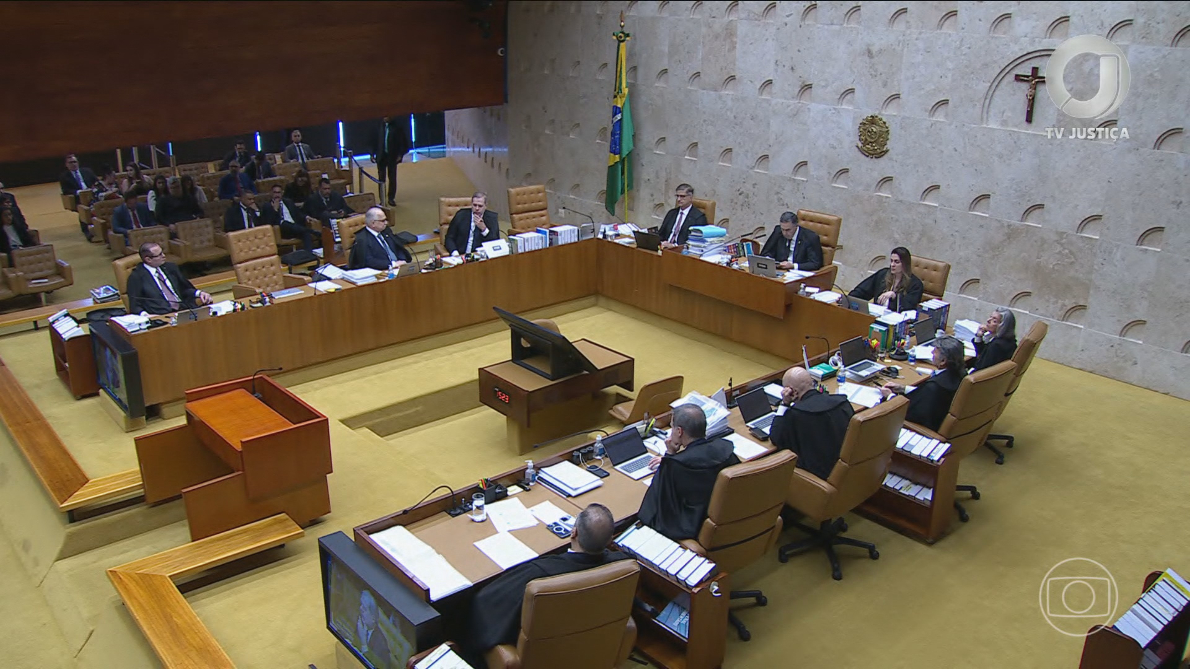 Edson Fachin e Cármen Lúcia, do STF, votam no julgamento sobre responsabilidade das plataformas digitais pelo que publicam