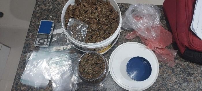 Mulher baleada tenta enganar a polícia, mas namorado acaba preso em RO