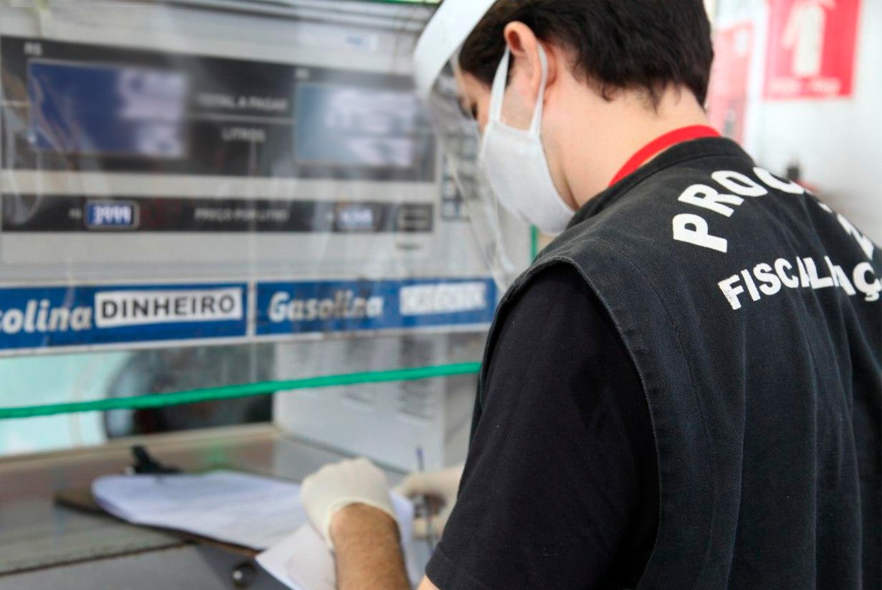 Procon notifica postos que elevaram preço da gasolina em São Luís após guerra no Oriente Médio