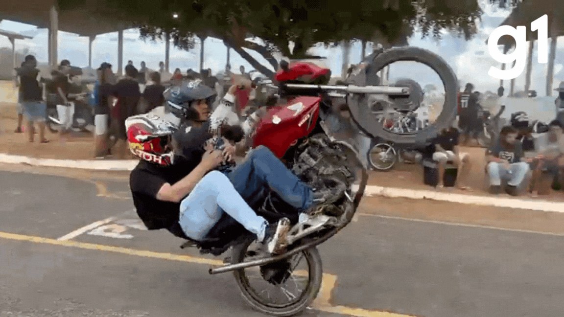 VÍDEO: prefeito 'dá grau' em evento de manobras radicais e som automotivo promovido por ele em município de MT