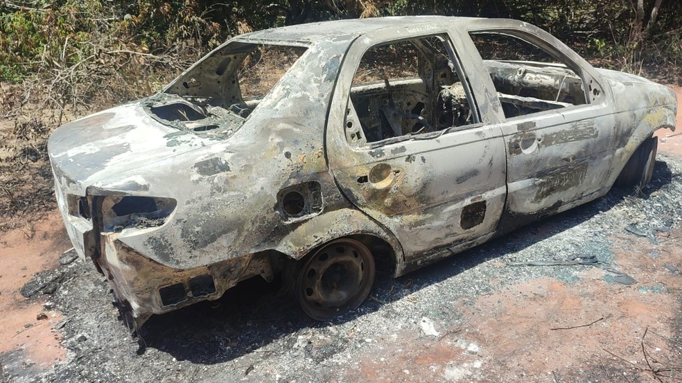 Carro de dentista Edgleyson Abrão da Silva foi encontrado queimado em estrada — Foto: Arquivo pessoal