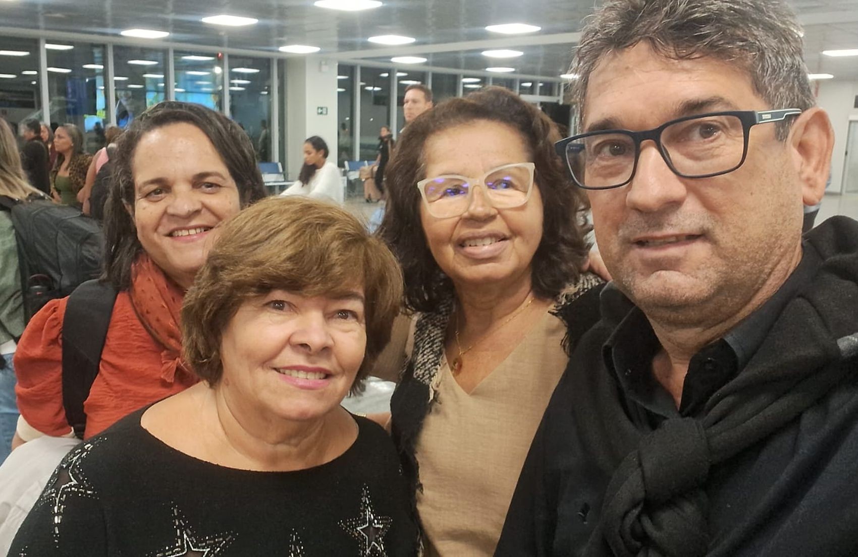 Sergipanos que restavam em Dubai após voos cancelados por conta dos bombardeios chegam ao Brasil