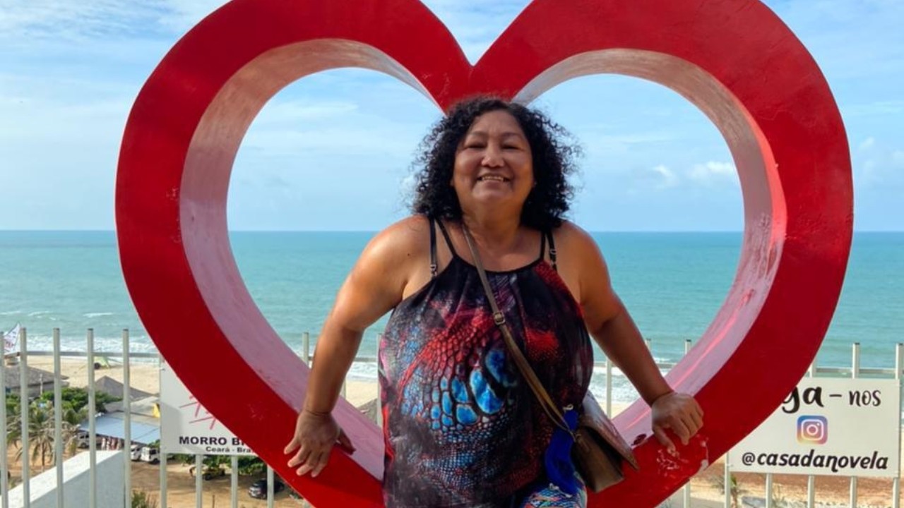 Família atende pedido de mulher e dança Madonna durante velório | G1