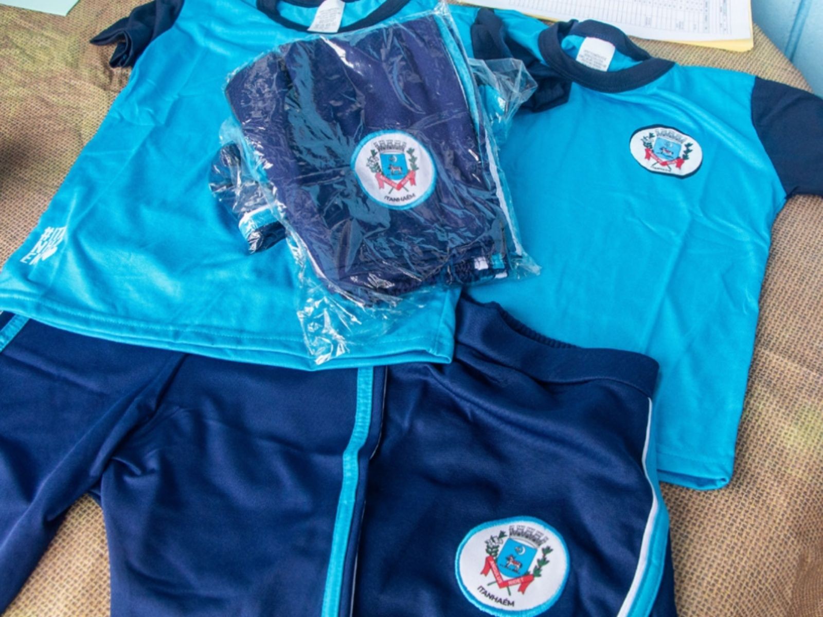 Justiça suspende licitação de R$ 11,3 milhões para uniformes escolares no litoral de SP